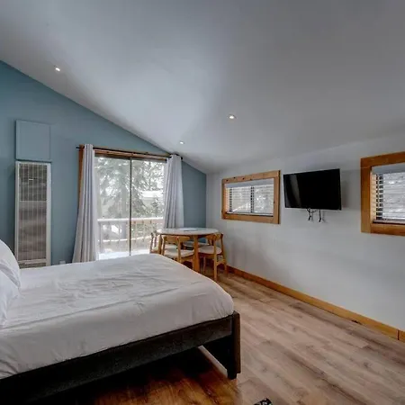 Cozy Studio Cabin Retreat With Spacious Outdoor Deck, Contact Us For Price Drop